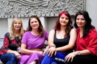 Na foto, da esquerda para a direita, a professora Jaqueline Bellani, Adriana Chichoki, Amaya e Talita Raqueli