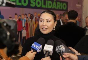 Luciana Saito Massa comanda uma equipe que promove e estimula a cultura da ação solidária, engajamento ético e o trabalho de voluntariado em todo o Paraná. 