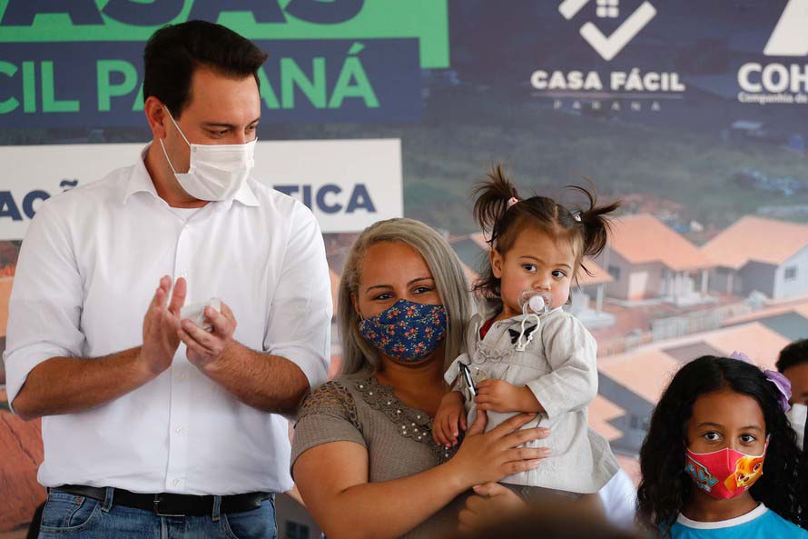 Paraná prioriza mulheres em projetos habitacionais