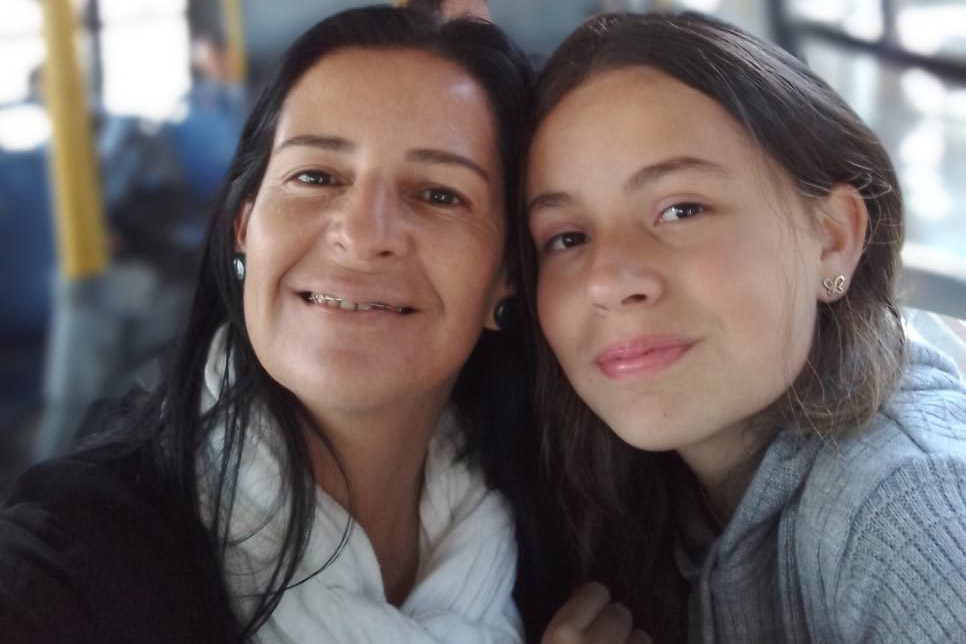 Dia das Mães no Ganhando o Mundo: orgulhosos, alunos e familiares celebrarão à distância