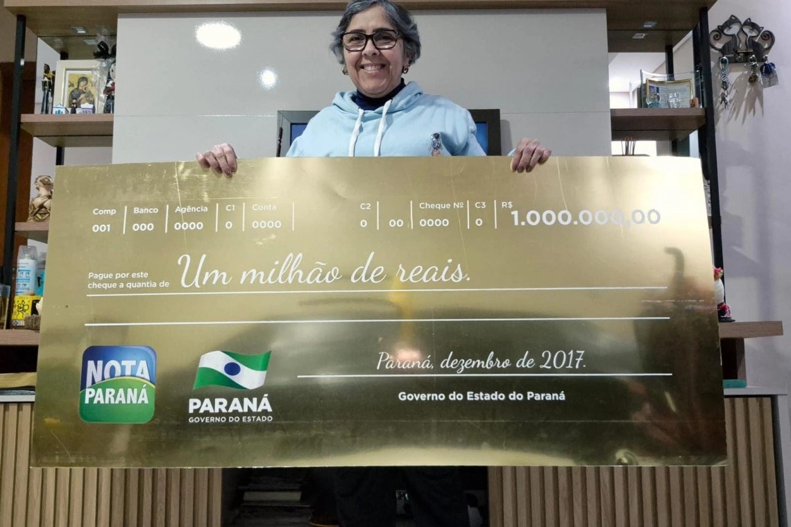Primeira milionária do Nota Paraná realiza sonhos e segue pedindo CPF na nota