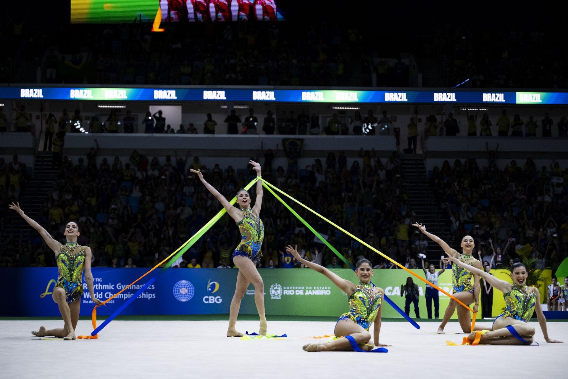 Com duas atletas do Paraná, Brasil conquista prata inédita no Mundial de Ginástica Rítmica