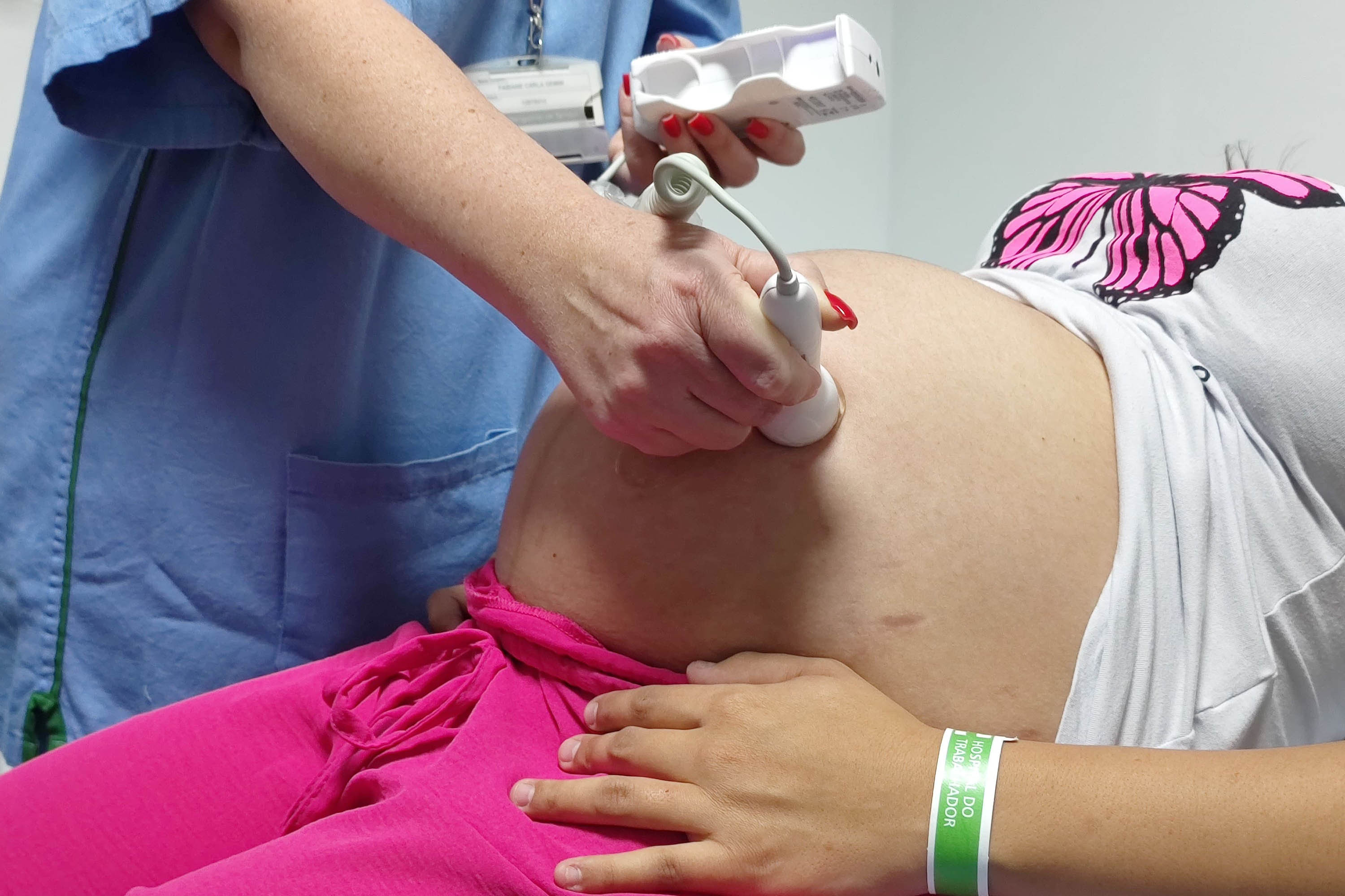 Líder nacional em consultas pré-natal, Paraná celebra Dia da Gestante com avanços