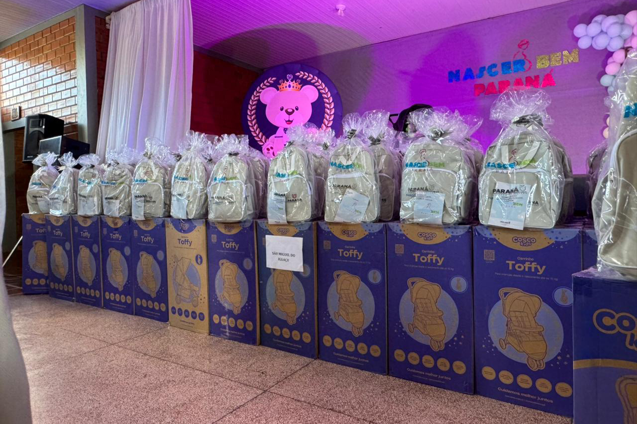 Estado inicia entregas de 2026 com 366 kits maternidade nas regiões Oeste e Sudoeste