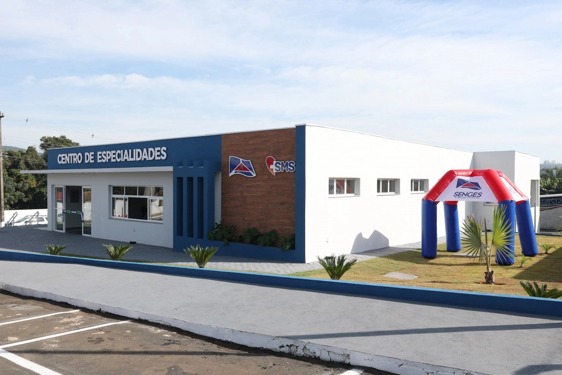 Governador inaugura Centro de Especialidades, ala cirúrgica e anuncia maternidade em Sengés