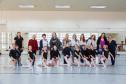Escola de Dança do Teatro Guaíra promove encontro emocionante entre bailarinas e mães
