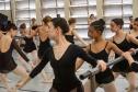 Ex-aluna do Guaíra, primeira bailarina do Philadelphia Ballet dá aula especial