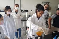 Alunas de Assaí transformam óleo em biocombustível para modernizar transporte escolar