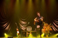 Guairão - "Nando Reis - Voz e Violão" – O show "Voz e Violão" traz uma atmosfera intimista, em que Nando Reis apresenta as canções da forma em que foram concebidas. O artista se apresenta no dia 14 de abril, às 18h30, para única apresentação no auditório Bento Munhoz da Rocha Neto (Guairão).
