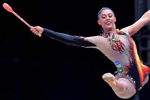  paranaense Bárbara Domingos fez história no Campeonato Mundial de ginástica rítmica em Kitakytushu, no Japão. Nesta quinta-feira, 28, a atleta e também bolsista do programa Geração Olímpica e Paralímpica se tornou a primeira atleta brasileira a chegar à final individual.