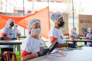 Merendeiras da rede estadual participam de capacitação para novas técnicas culinárias