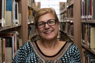 Da cidade sem biblioteca à defesa do acesso gratuito à cultura: a vida de Marta Sienna vale um livro