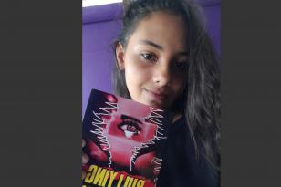 Ariane Emanuele Sztaler,14 anos, escreveu o livro "Bullying: caia fora dessa"