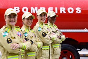 Quarenta e sete mulheres passaram a integrar o Corpo de Bombeiros Militar do Paraná