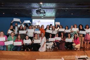 <p>Com uma Secretaria integralmente dedicada às mulheres, o Paraná teve um notório avanço em políticas públicas de proteção e garantia dos direitos femininos. Além da nova pasta foi criado um Fundo Estadual dos Direitos das Mulheres, completando o sistema de governança estadual para a área, ao lado do Conselho Estadual dos Direitos da Mulher.</p>  <p>Em 2023 o governo estadual passou a incentivar e a apoiar a implantação de estruturas de atendimento às mulheres nos municípios, para que possam receber recurs