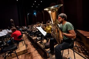 Orquestra Sinfônica do Paraná abre a temporada com a obra Floresta do Amazonas