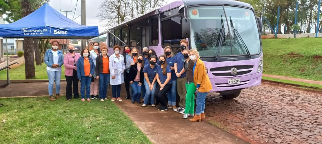 Duas unidades móveis do Ônibus Lilás  percorreram o estado durante o mês de agosto.