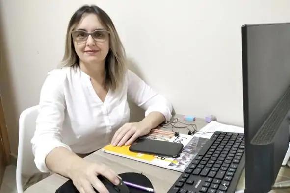 Professora Silmara Sartoreto de Oliveira, do CCB, é a única da área de Biologia da Região Sul a fazer parte da equipe. Ela participou da avaliação de três livros que serão usados no Ensino Médio, do 1º ao 3º ano