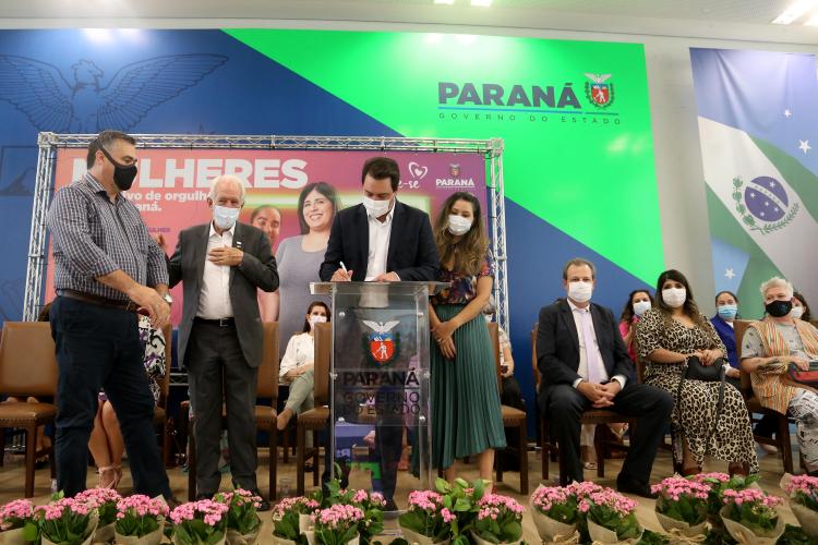 Estado libera R$ 15 milhões para comprar tablets para as agentes comunitárias de saúde