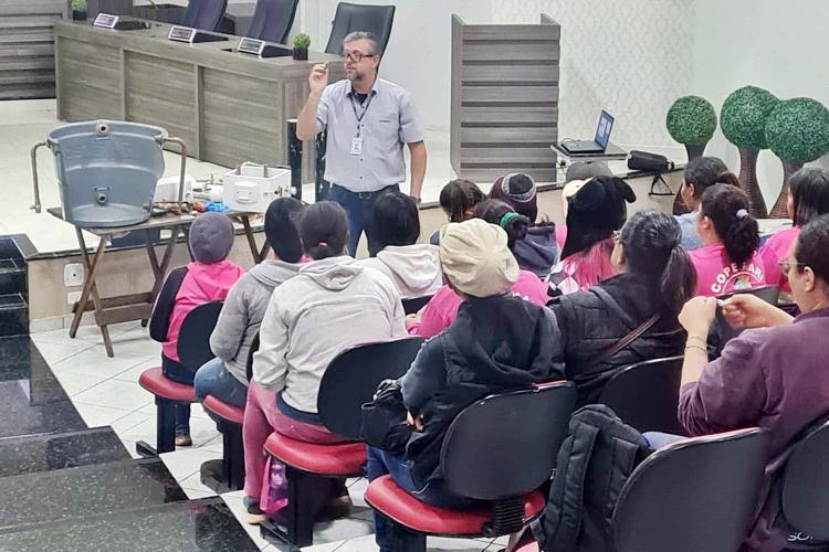 Sanepar realiza curso de manutenção hidráulica para mulheres de Primeiro de Maio