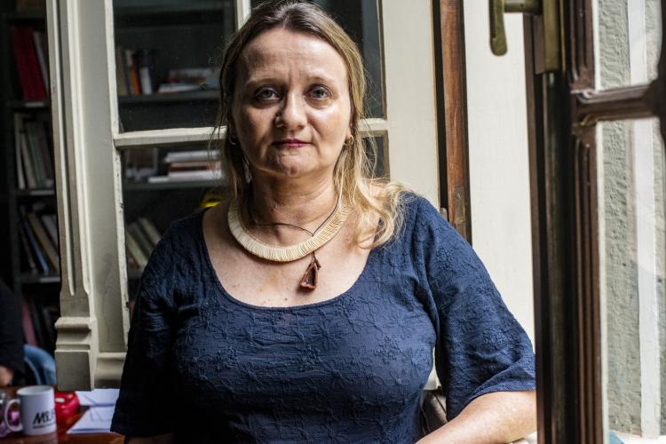 Do sonho de menina a quatro décadas de carreira no MUPA: a história da arqueóloga Cláudia Parellada Cláudia Inês Parellada, a arqueóloga que tem o Museu Paranaense como segunda casa