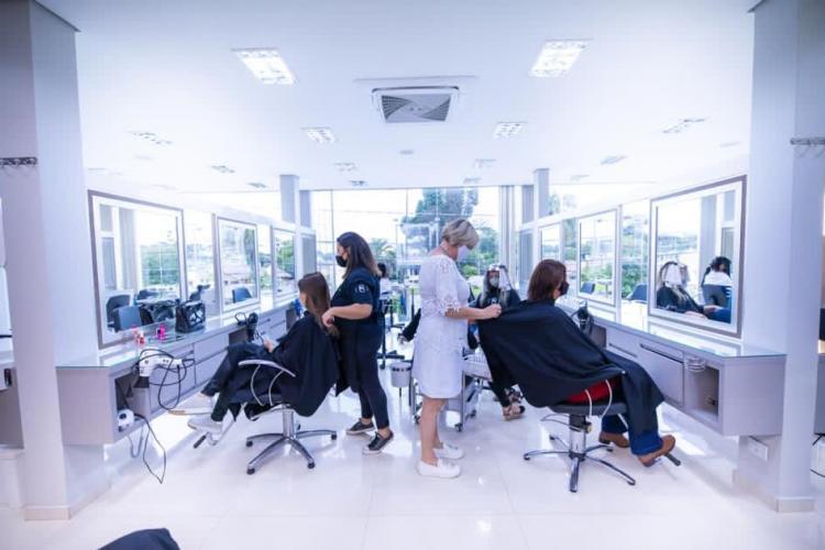 Maria Cristina Cavassin, dona de um salão de beleza, ganhou o Prêmio Sebrae Mulher de Negócios.