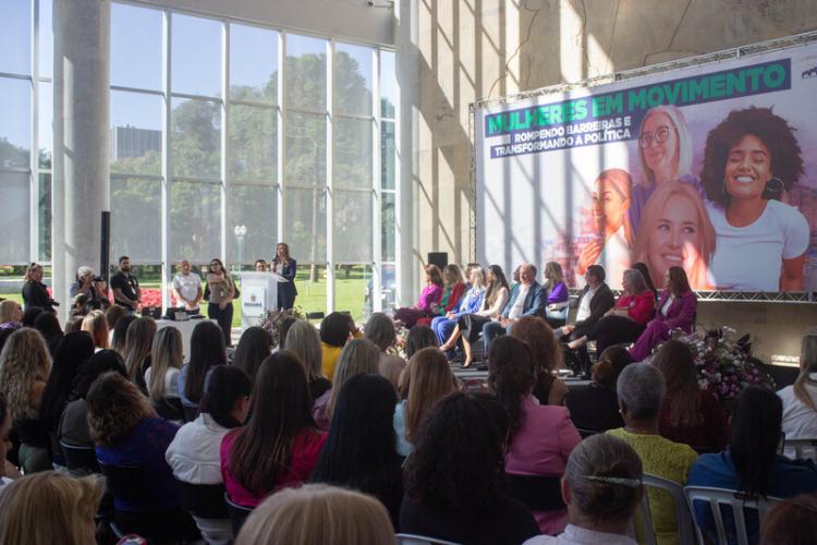 Encontro no Palácio Iguaçu incentiva participação das mulheres na política