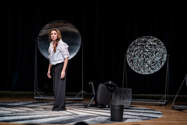 Marisa Orth comemora 40 anos de carreira com espetáculo em Curitiba