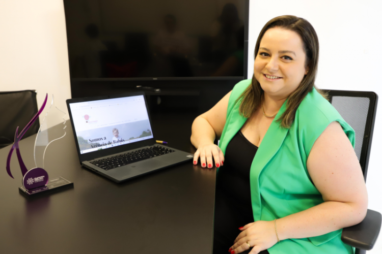 Anna Karolina Ribeiro, vencedora do Prêmio Empreendedora Curitibana na categoria MEI. Curitiba, 04/03/2024.