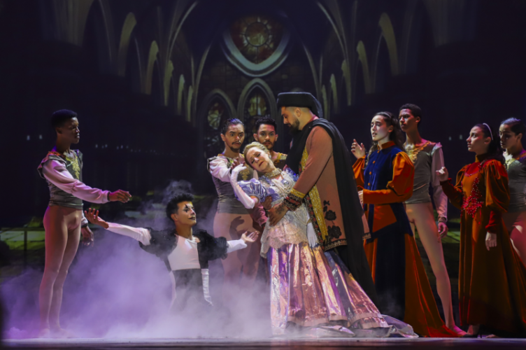 Apresentação de "O Lago dos Cisnes, de Tchaikovsky" para 2 mil crianças da rede municipal de ensino no Teatro Guaira - Curitiba, 17/04/2024