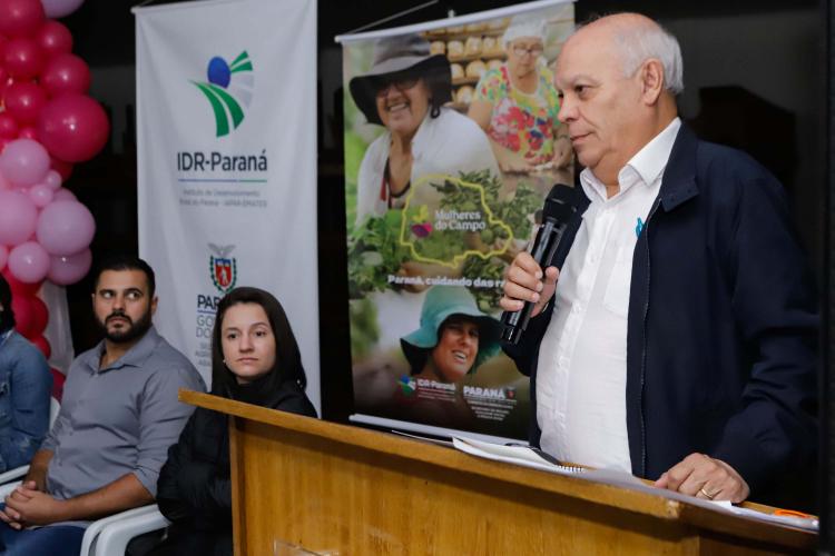 São José dos Pinhais, 24 de maio de 2024 - A primeira-dama, Luciana Saito Massa, participa do encontro com Mulheres do Campo em São José dos Pinhais.