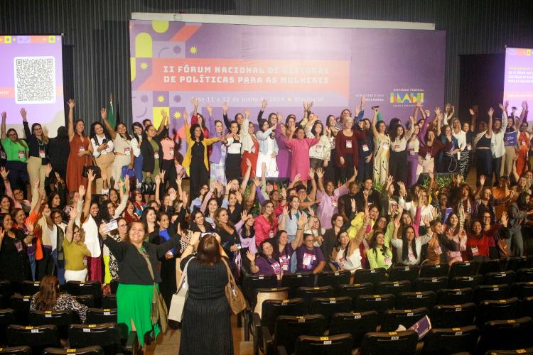 Repasses aos municípios destaca o Paraná em fórum de políticas para mulheres