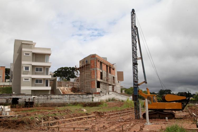 Governo lança projeto de qualificação profissional para mulheres na construção civil
