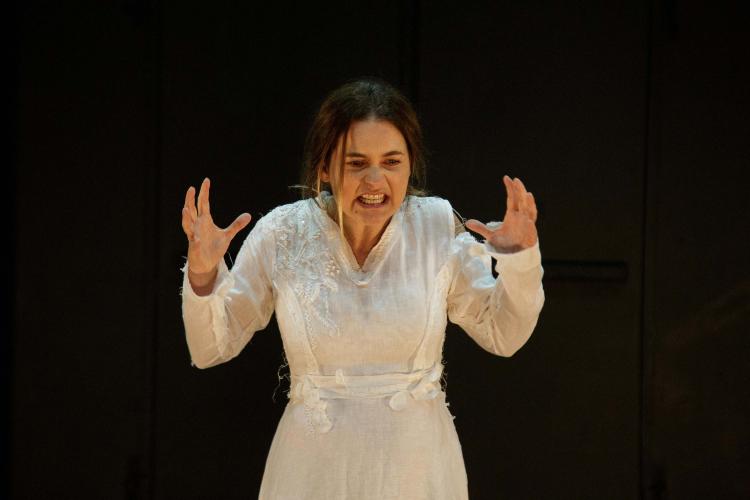 Guairinha recebe Cláudia Abreu imersa no universo de Virginia Woolf