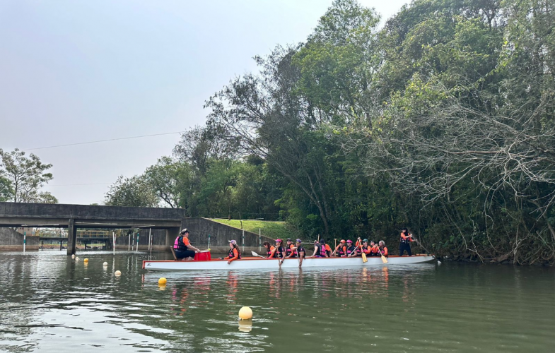 Meninas do lago Itaipu Binacional