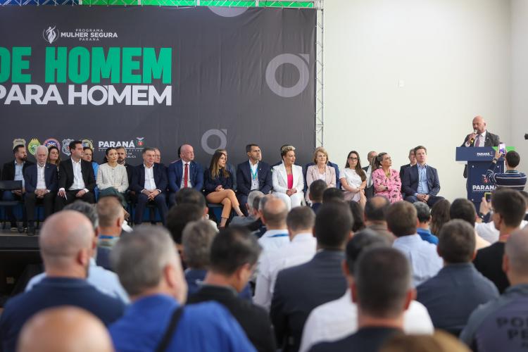 Governador lança projeto de conscientização para combater violência contra a mulher