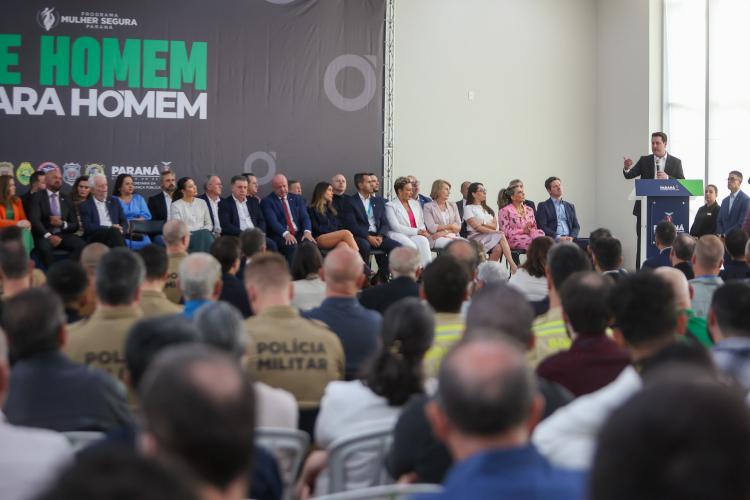 Governador lança projeto de conscientização para combater violência contra a mulher