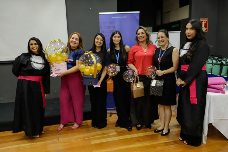 Mulheres de Campina Grande do Sul recebem diploma de Empreendedoras da Beleza