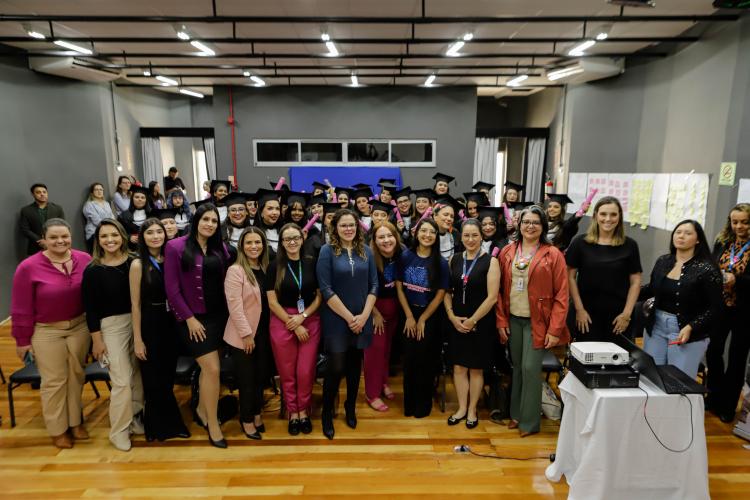 Mulheres de Campina Grande do Sul recebem diploma de Empreendedoras da Beleza