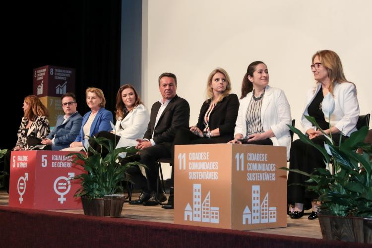 Cerimônia de entrega de selos Viajantes + Seguras