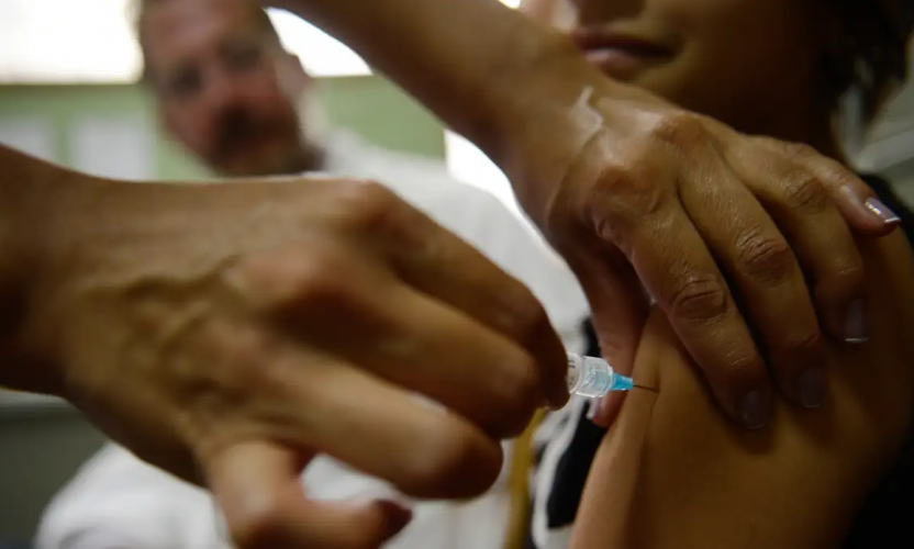 Vacinação contra o câncer de colo de útero