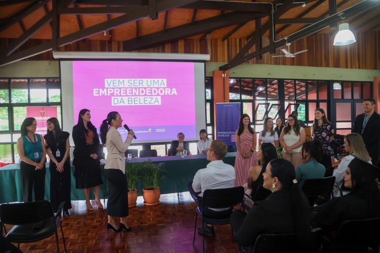 Empreendedoras da Beleza: 799 mulheres em vulnerabilidade se formam para o mercado