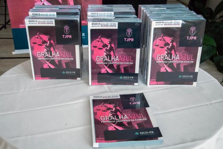 TJPR LANÇA REVISTA GRALHA AZUL ESPECIAL SOMENTE COM AUTORAS MULHERES