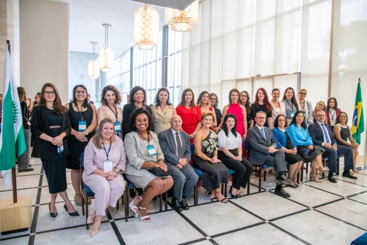 TJPR LANÇA REVISTA GRALHA AZUL ESPECIAL SOMENTE COM AUTORAS MULHERES