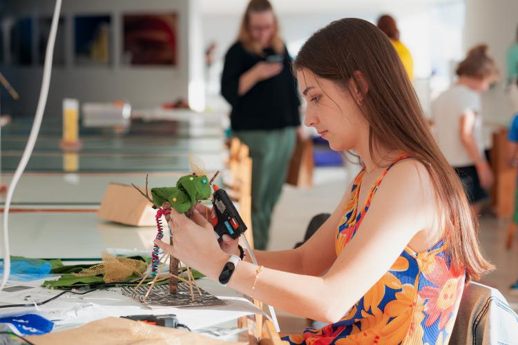 Museu Oscar Niemeyer (MON) - Oficina: Brincando com o circo