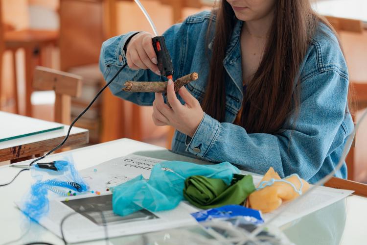 MON oferece oficina de criação com a artista Lígia Borba