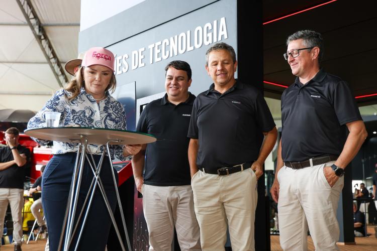 Governo firma acordo para fortalecer autonomia das mulheres no campo