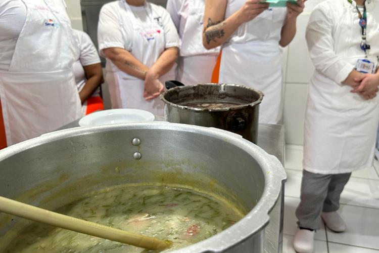 Custodiadas da Cadeia Pública Feminina de Londrina concluem curso de auxiliar de cozinha