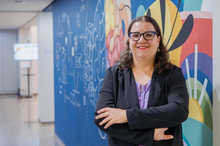 Professora da rede estadual do Paraná concorre a vaga na final do concurso TikTok Livros do Futuro