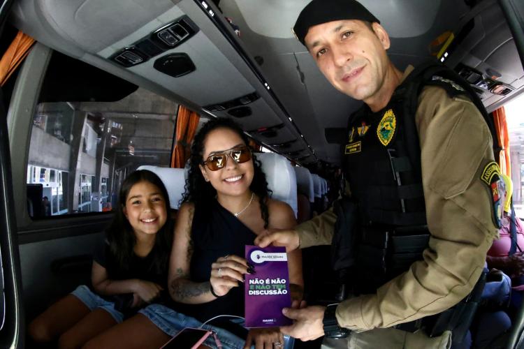 Programa Mulher Segura realiza ação na rodoferroviária de Curitiba